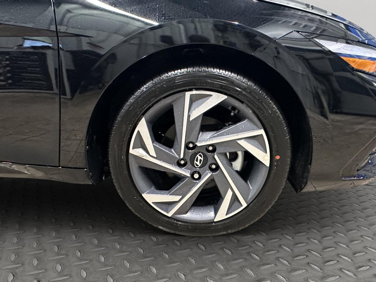 2026 Hyundai Elantra Hybrid Luxury Photo