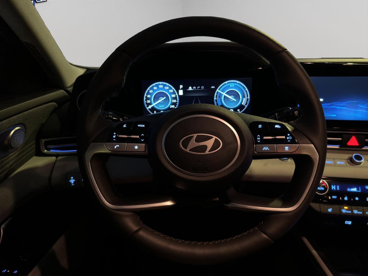 2026 Hyundai Elantra Hybrid Luxury Photo