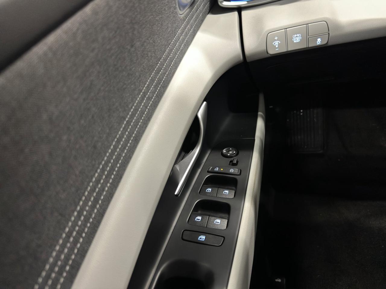 2026 Hyundai Elantra Hybrid Luxury Photo