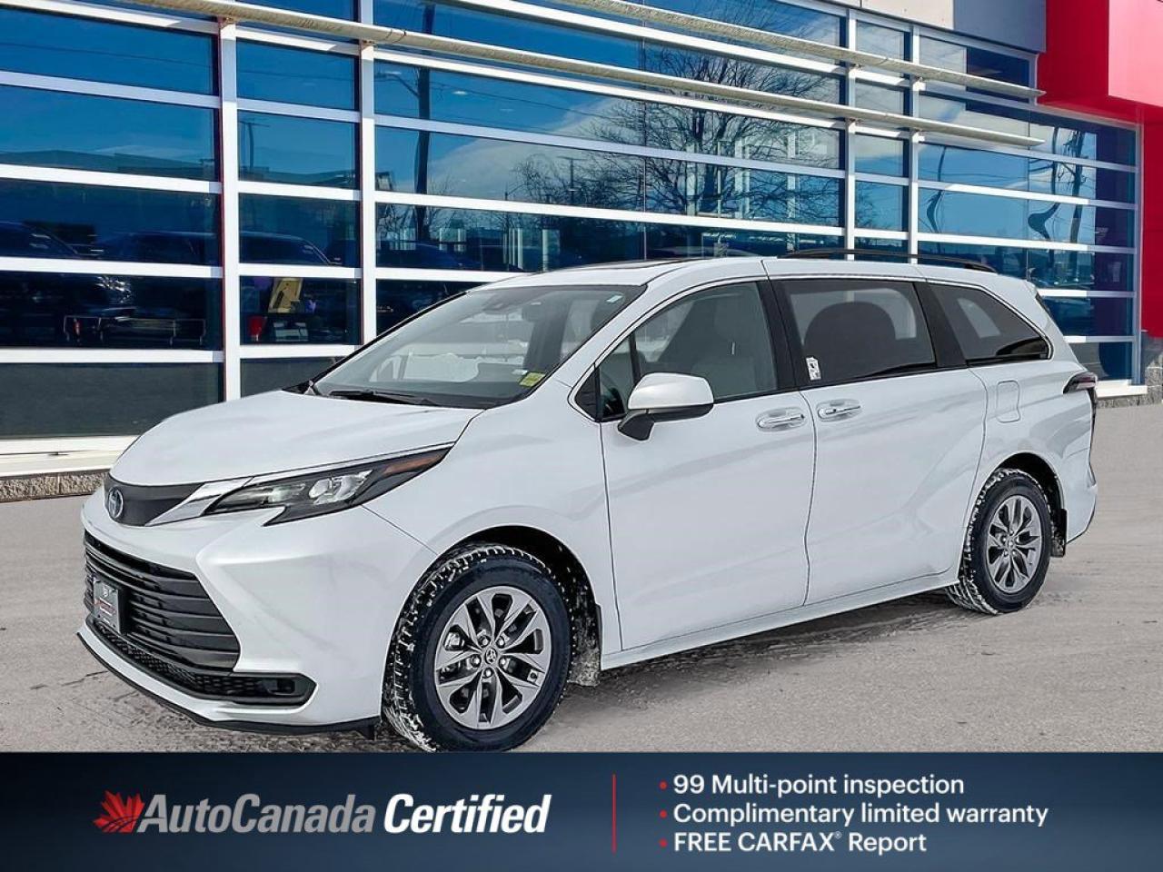 2025 Toyota Sienna XLE Photo0