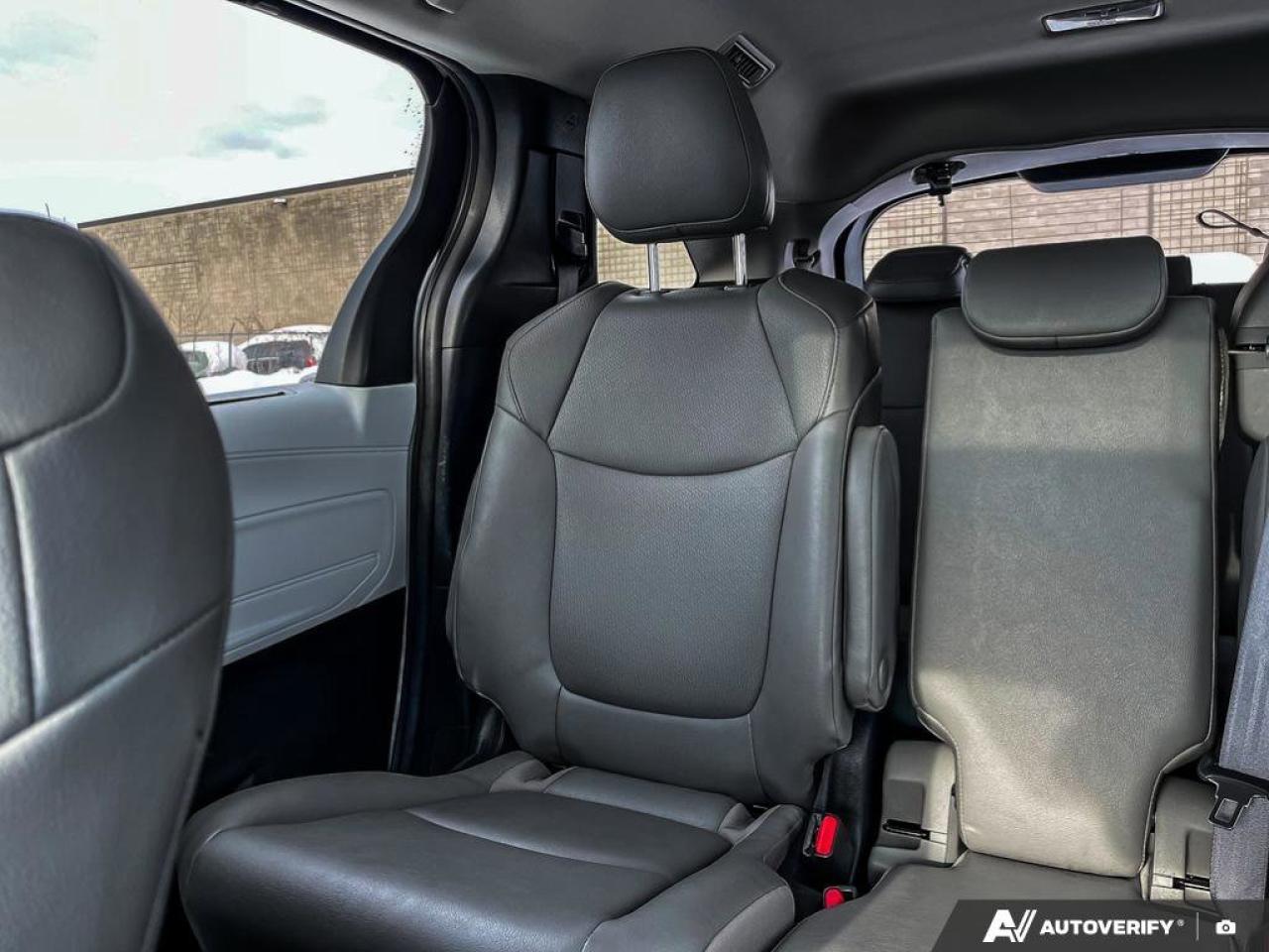 2025 Toyota Sienna XLE Photo