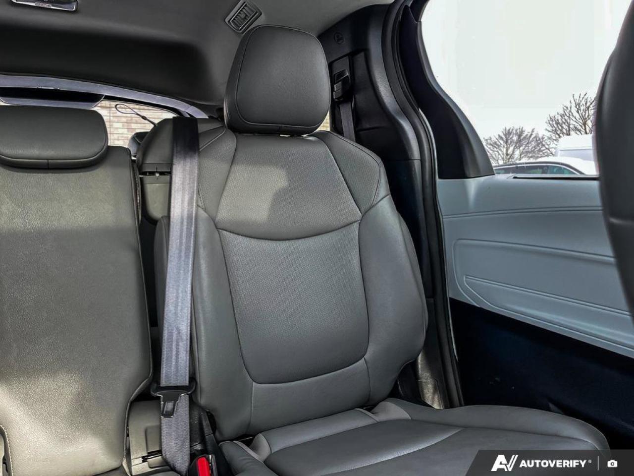 2025 Toyota Sienna XLE Photo