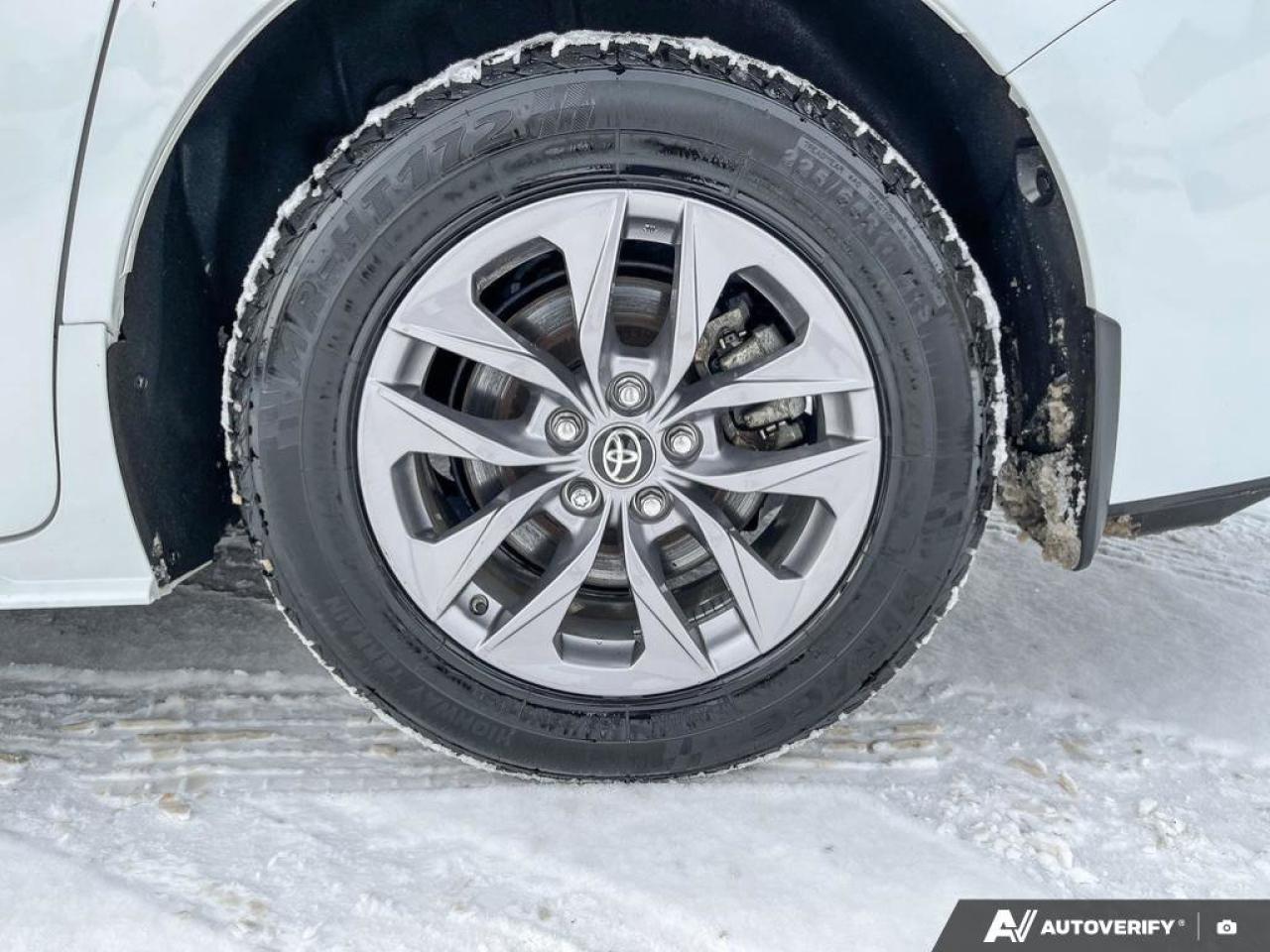 2025 Toyota Sienna XLE Photo