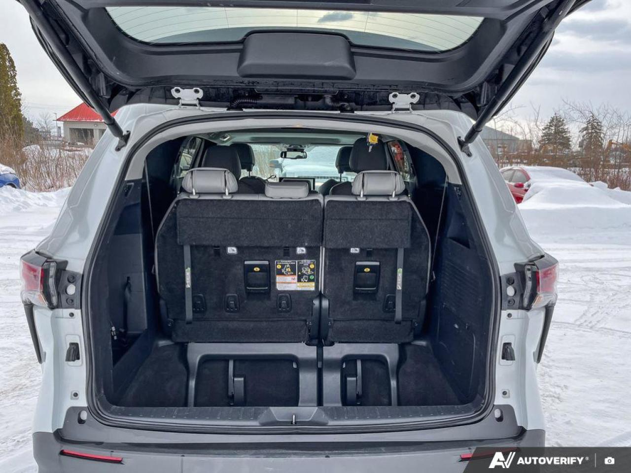 2025 Toyota Sienna XLE Photo