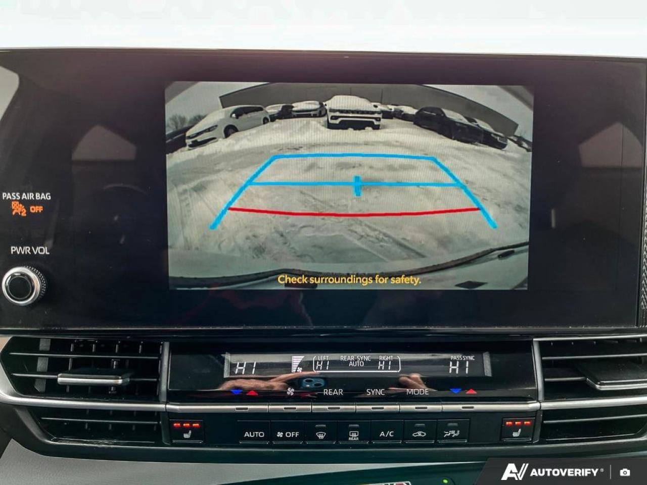 2025 Toyota Sienna XLE Photo