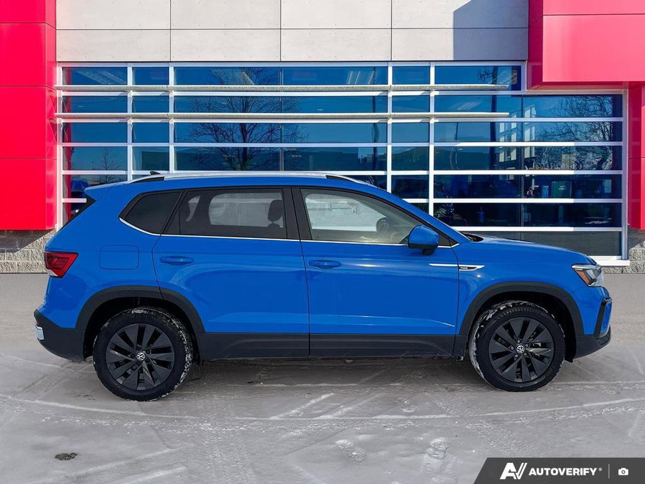 2024 Volkswagen Taos Comfortline | Sunroof | Lane Departure Warning | Cross Traffic Alert | Apple CarPlay | Photo