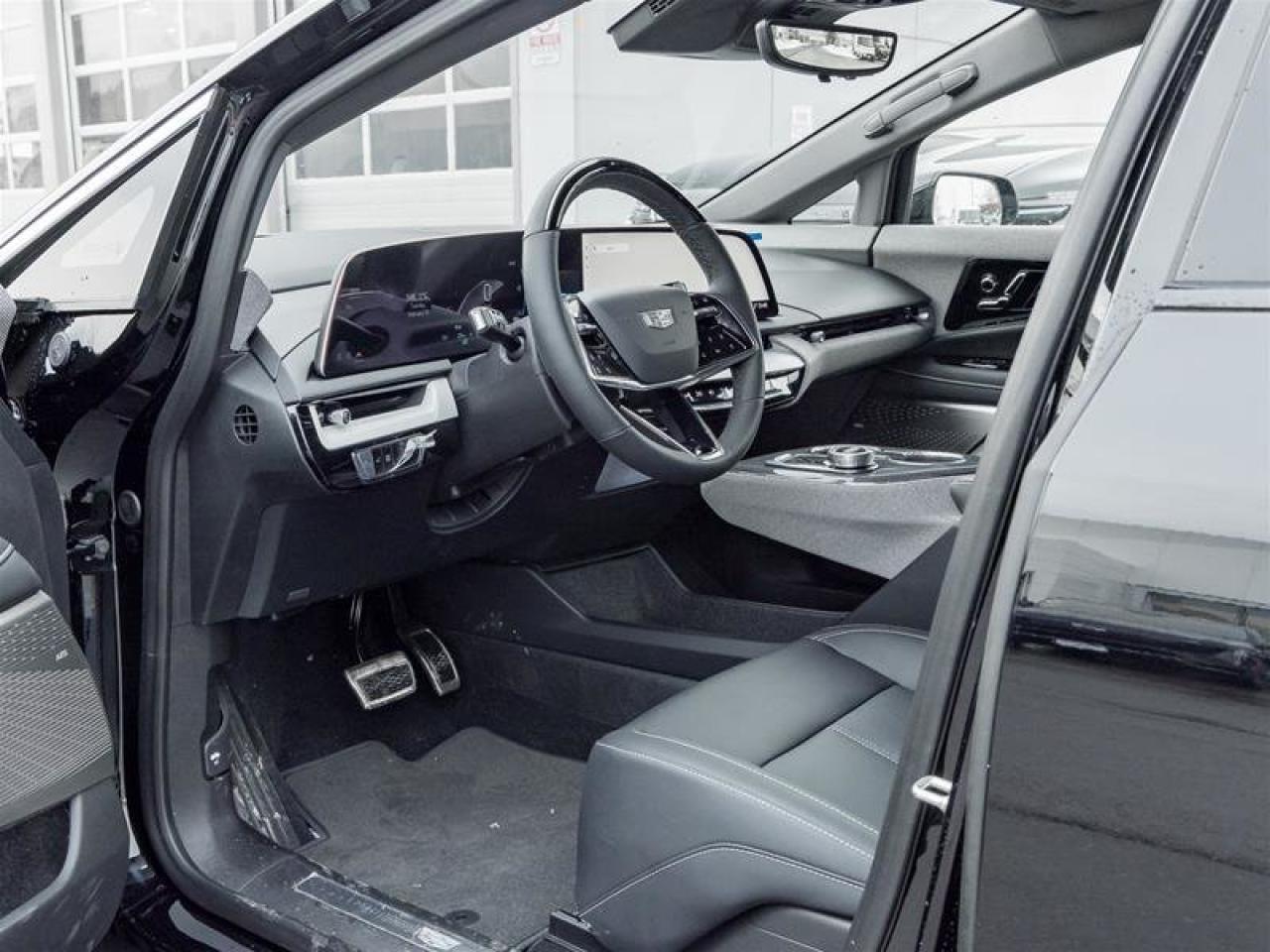 2026 Cadillac OPTIQ Luxury Photo