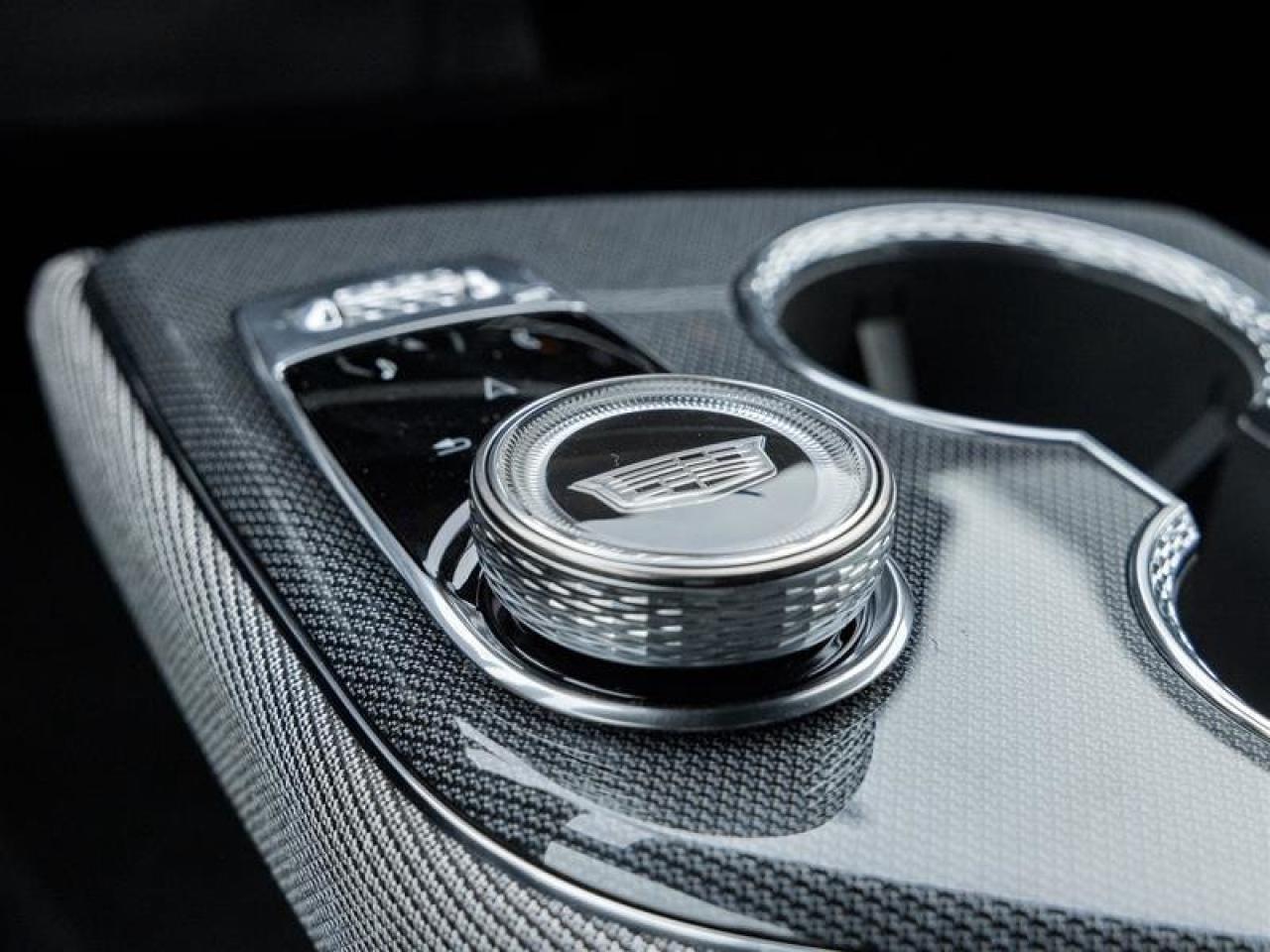 2026 Cadillac OPTIQ Luxury Photo