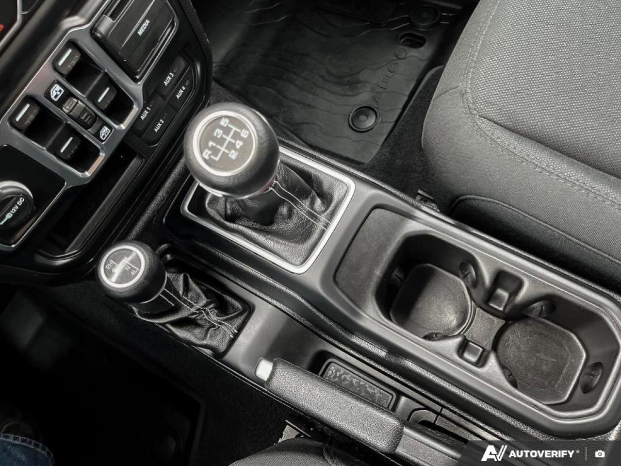 2019 Jeep WRANGLER UNLIMITED Sahara | Nav | Apple Carplay | Trailer Tow Pkg. | Photo