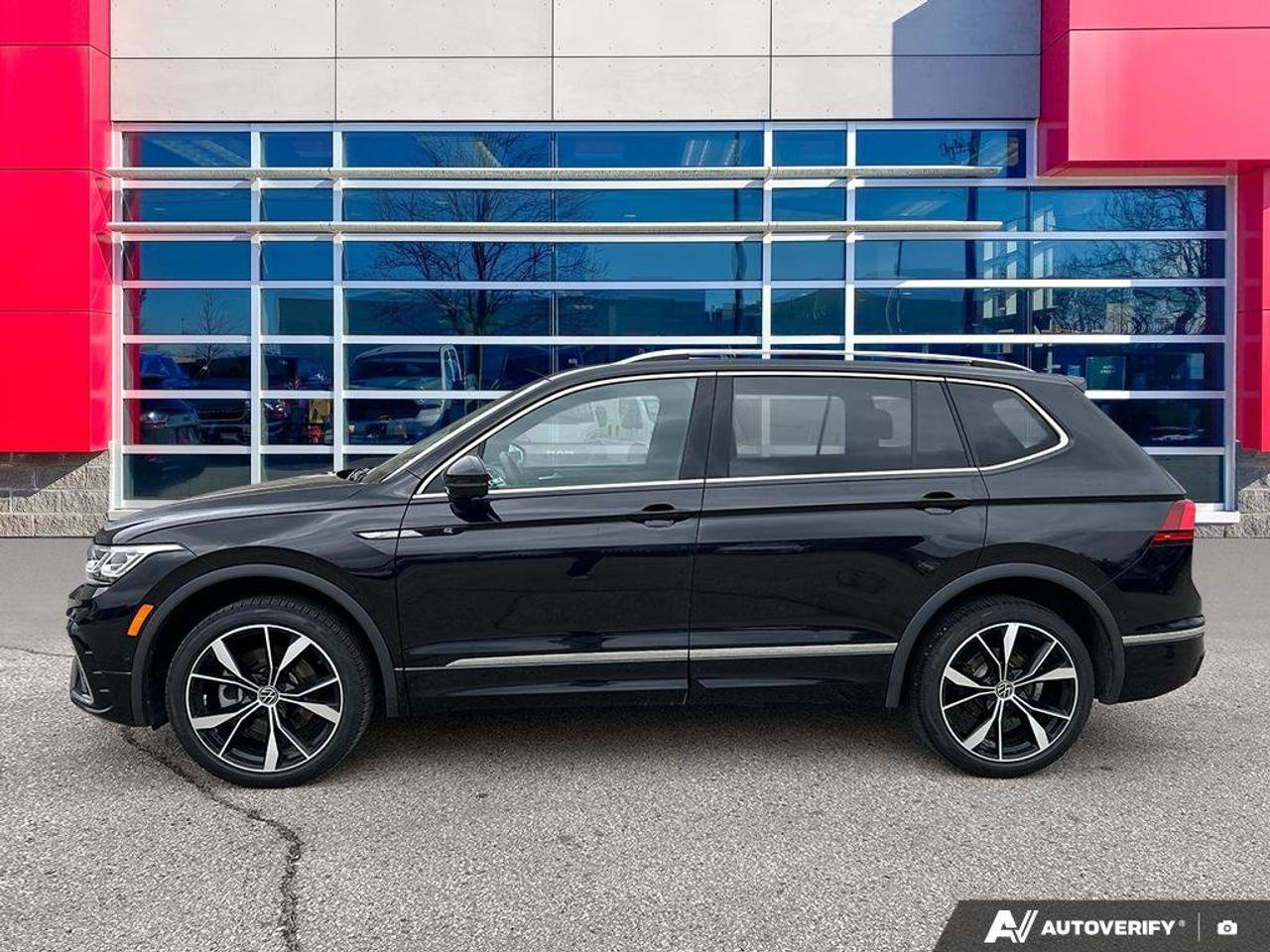 2024 Volkswagen Tiguan Highline R-Line | Navigation | Leather | Sunroof | Apple CarPlay | Android Auto | Photo