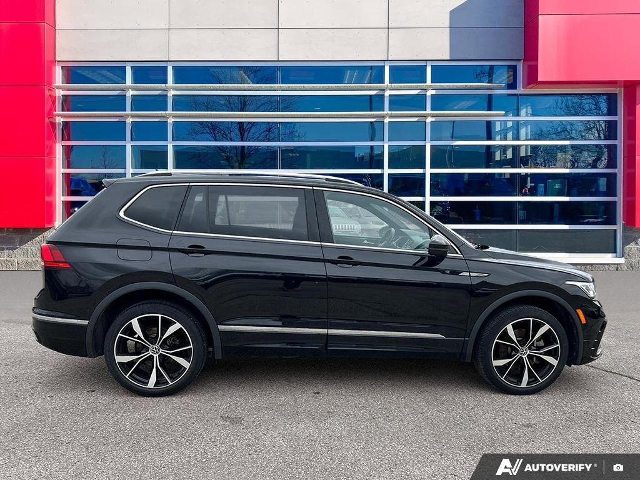 2024 Volkswagen Tiguan Highline R-Line | Navigation | Leather | Sunroof | Apple CarPlay | Android Auto | Photo