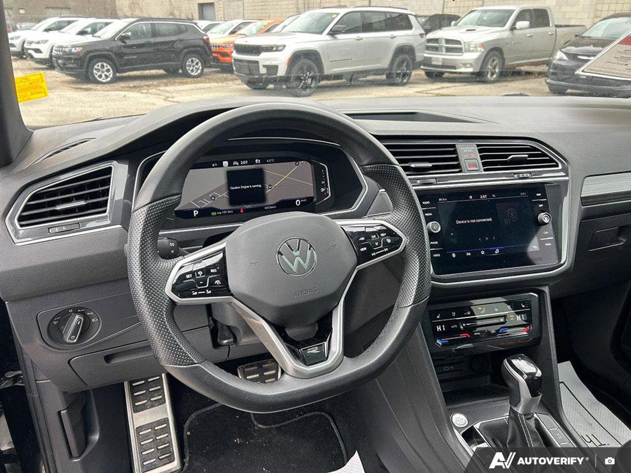 2024 Volkswagen Tiguan Highline R-Line | Navigation | Leather | Sunroof | Apple CarPlay | Android Auto | Photo