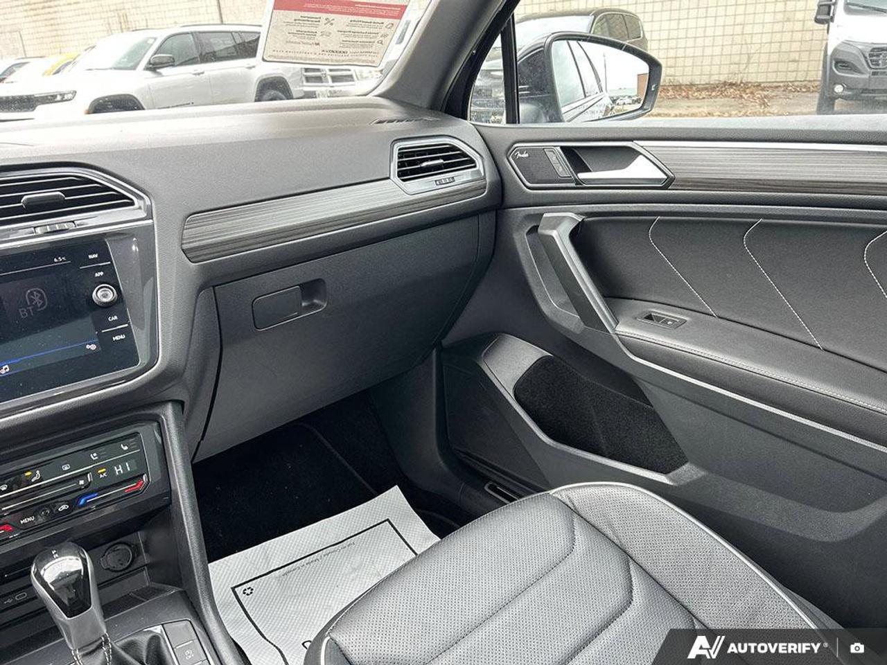 2024 Volkswagen Tiguan Highline R-Line | Navigation | Leather | Sunroof | Apple CarPlay | Android Auto | Photo