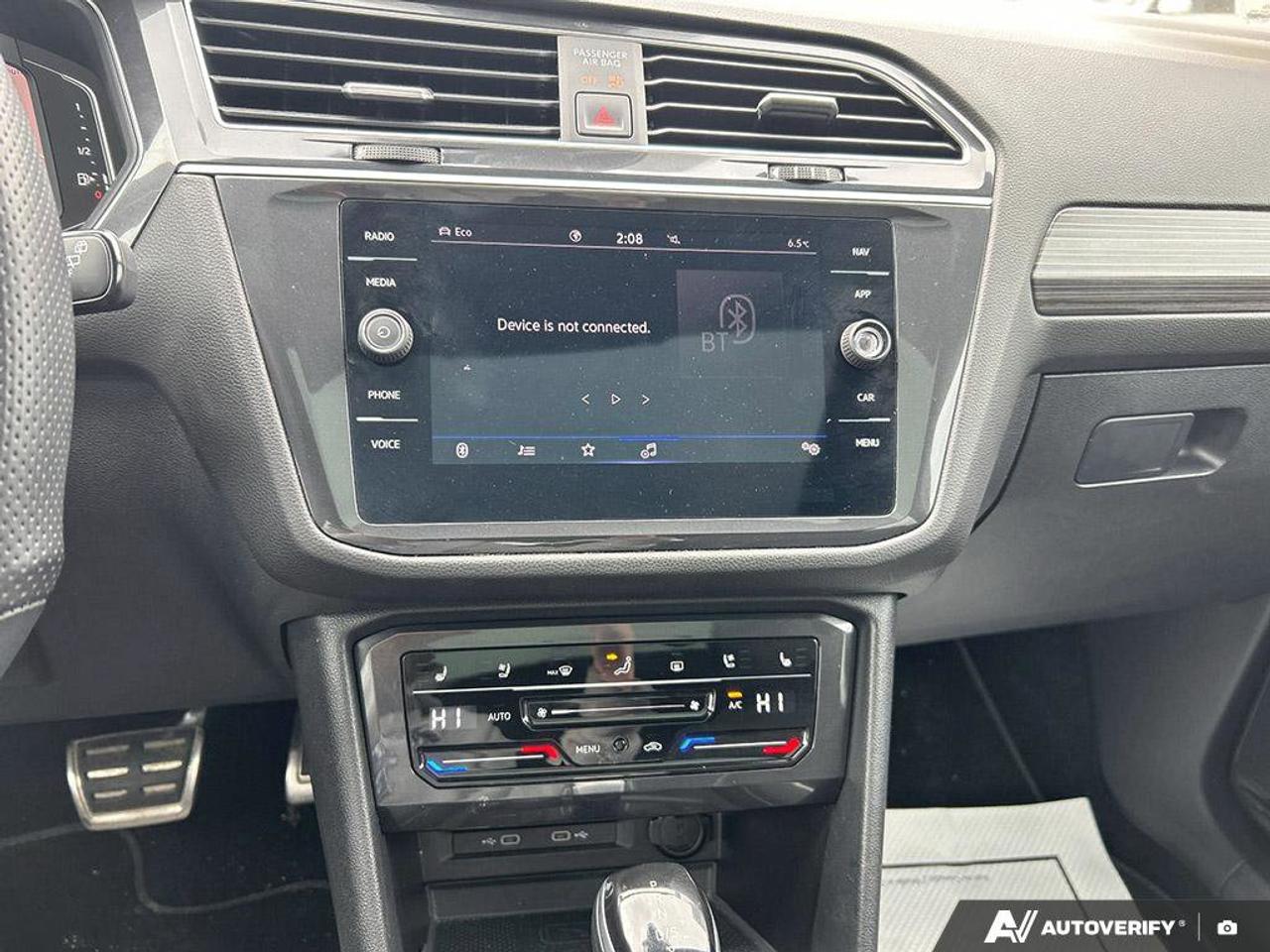 2024 Volkswagen Tiguan Highline R-Line | Navigation | Leather | Sunroof | Apple CarPlay | Android Auto | Photo