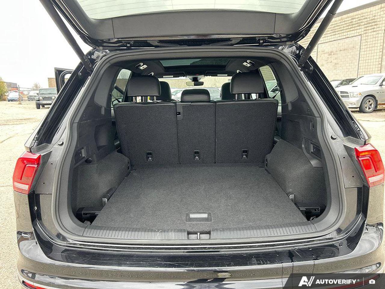 2024 Volkswagen Tiguan Highline R-Line | Navigation | Leather | Sunroof | Apple CarPlay | Android Auto | Photo