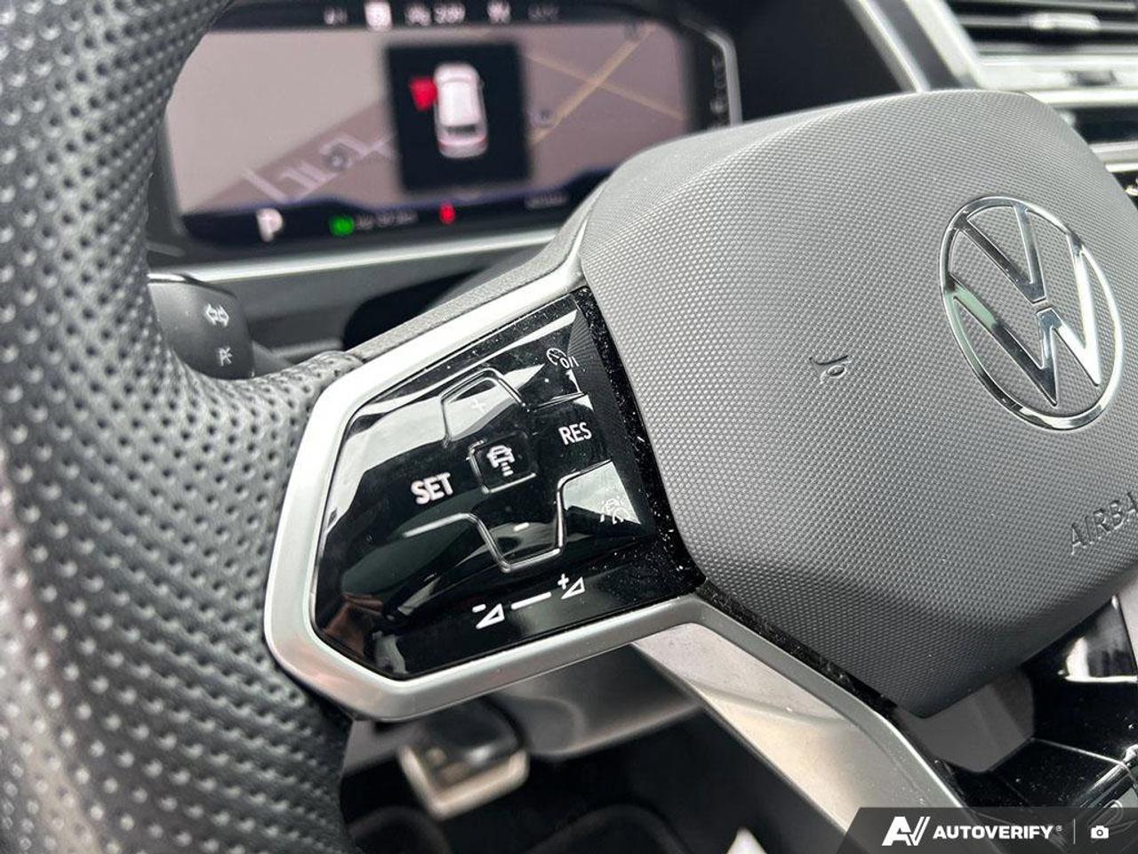 2024 Volkswagen Tiguan Highline R-Line | Navigation | Leather | Sunroof | Apple CarPlay | Android Auto | Photo