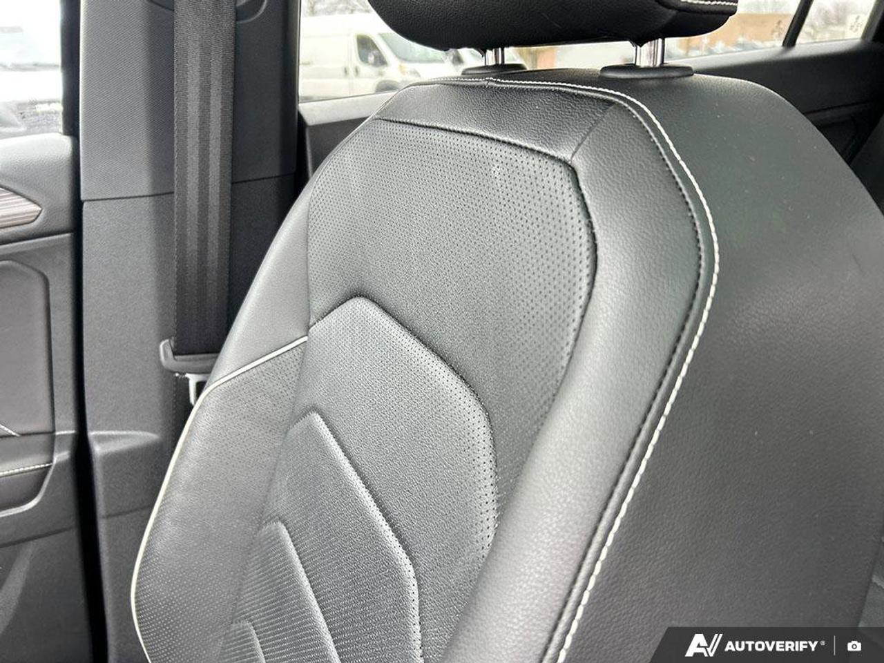 2024 Volkswagen Tiguan Highline R-Line | Navigation | Leather | Sunroof | Apple CarPlay | Android Auto | Photo