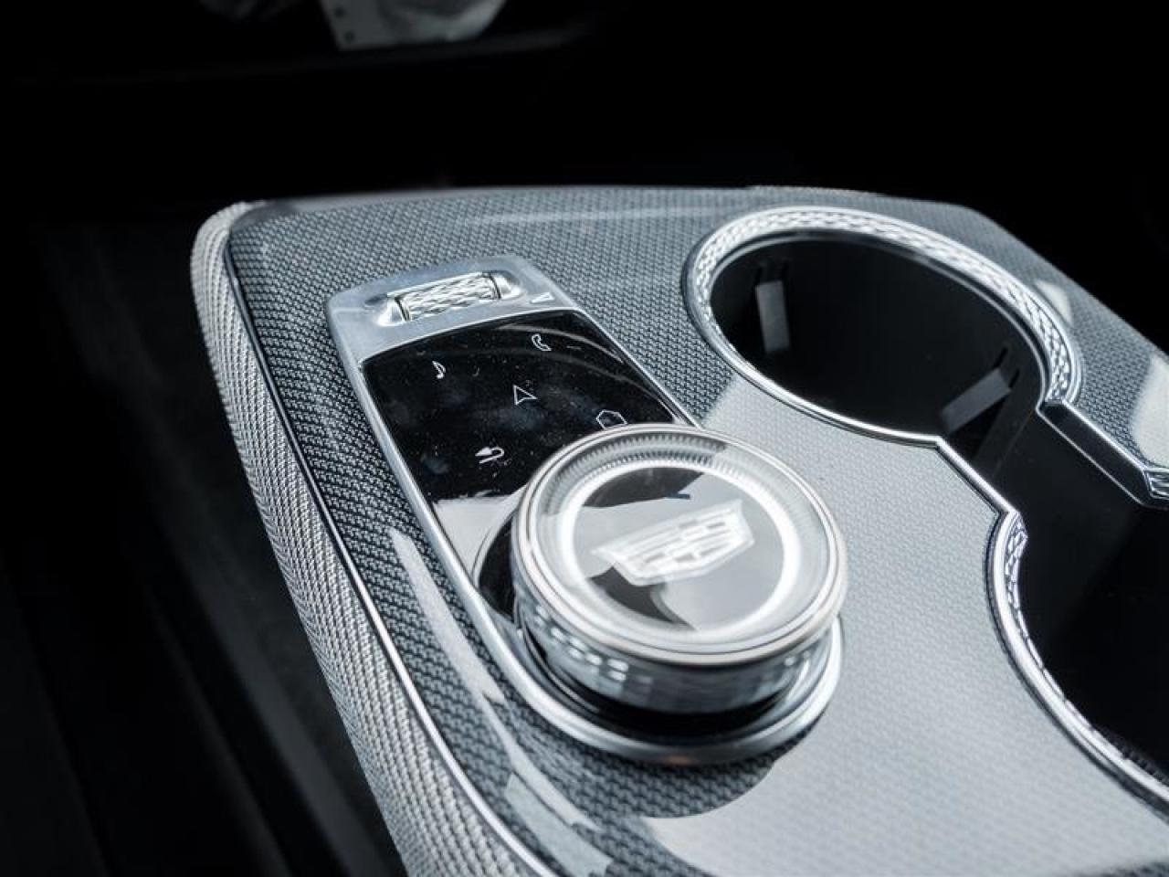 2026 Cadillac OPTIQ Luxury Photo