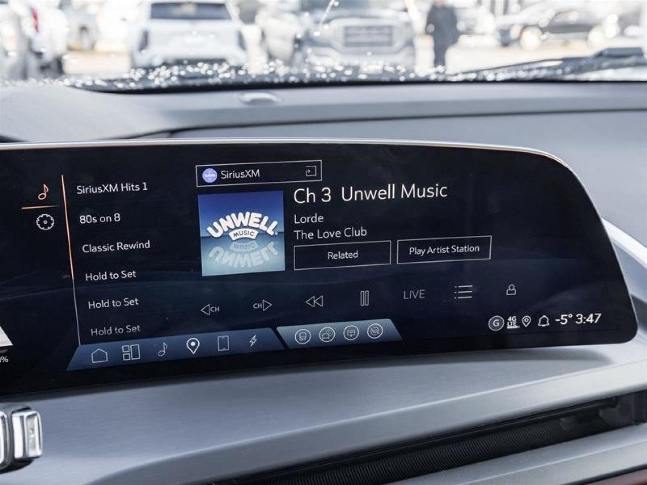 2026 Cadillac VISTIQ Platinum Photo