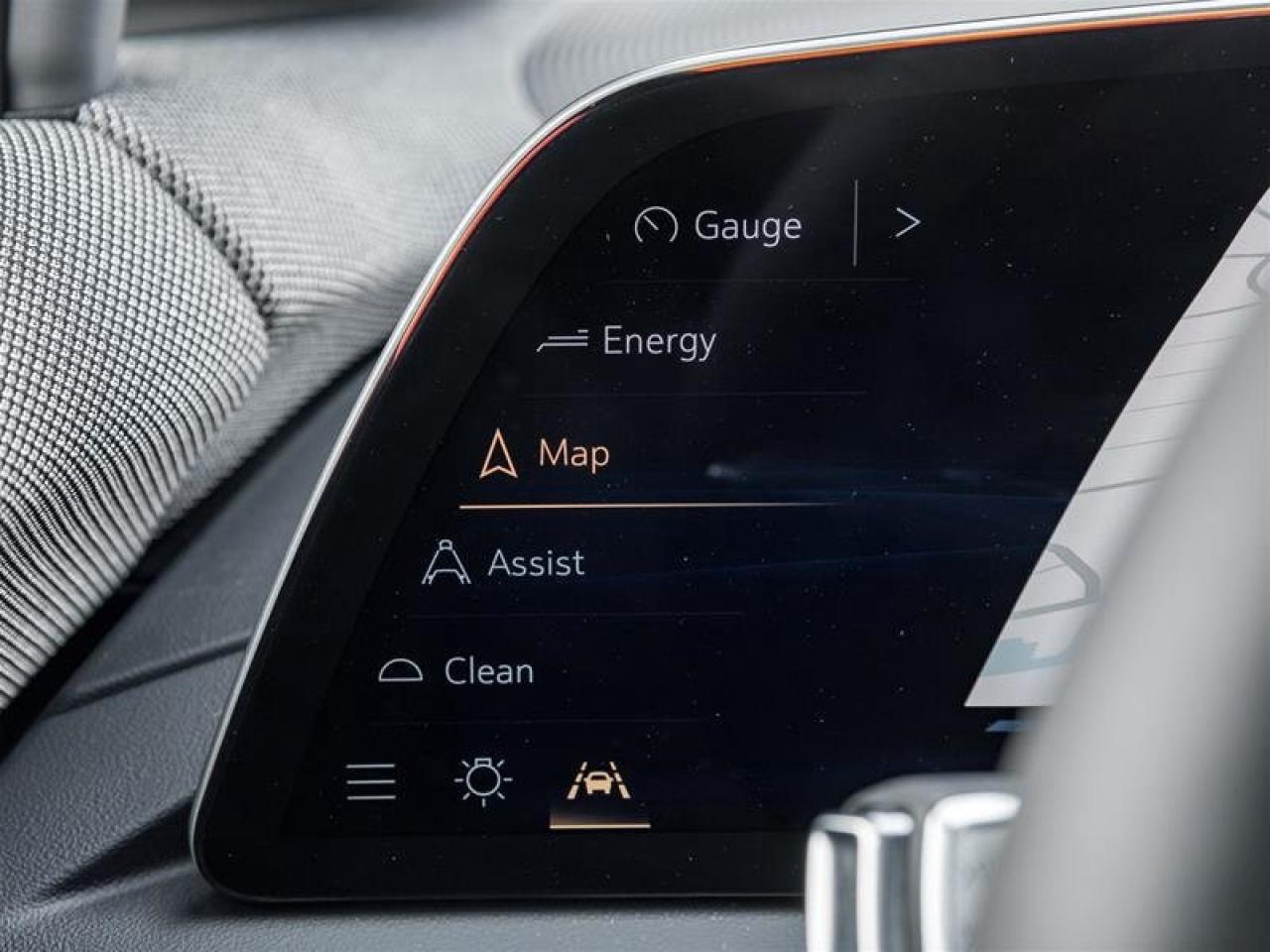 2026 Cadillac OPTIQ Luxury Photo