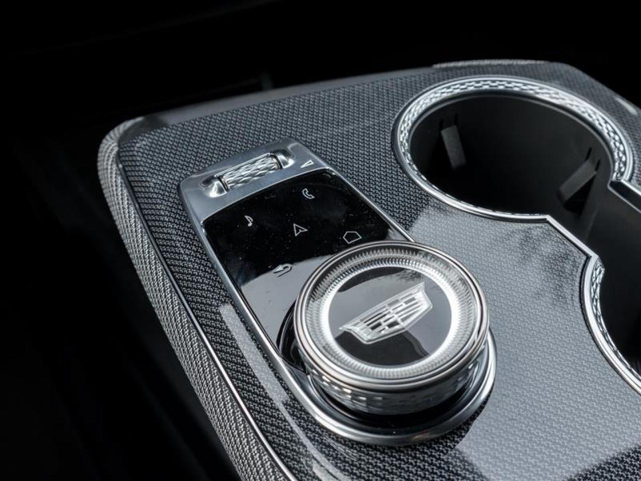 2026 Cadillac OPTIQ Luxury Photo