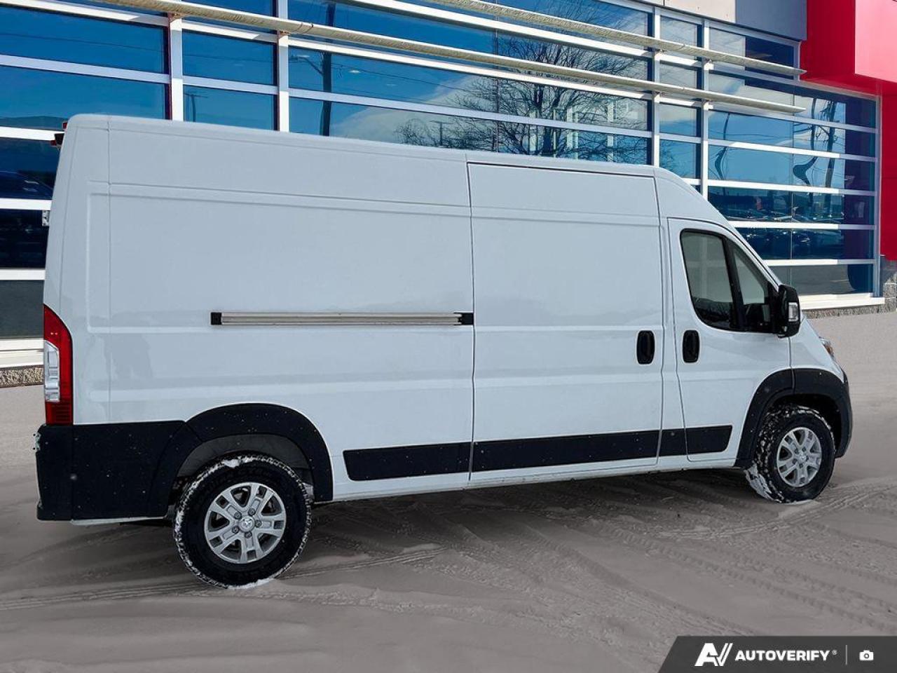 2025 RAM ProMaster Cargo Van SLT Photo4