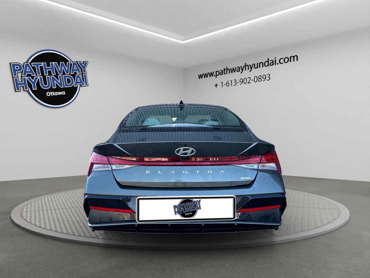 2026 Hyundai Elantra Hybrid Luxury Photo4