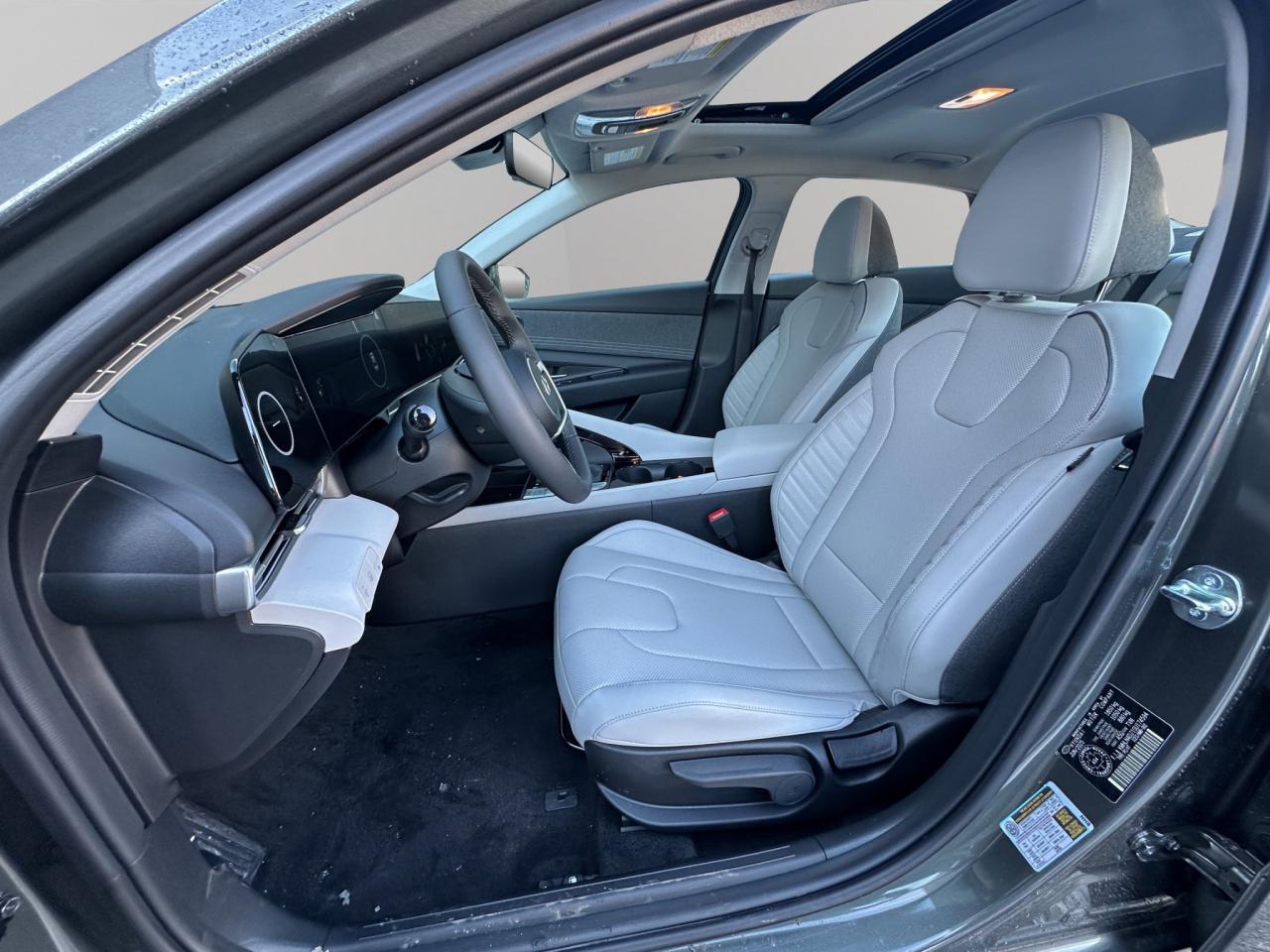 2026 Hyundai Elantra Hybrid Luxury Photo