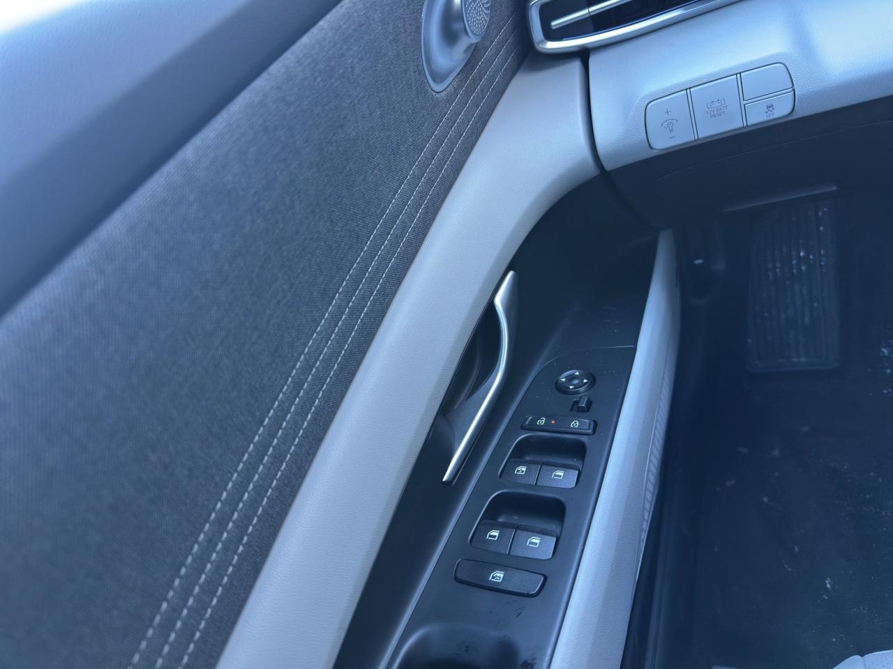 2026 Hyundai Elantra Hybrid Luxury Photo