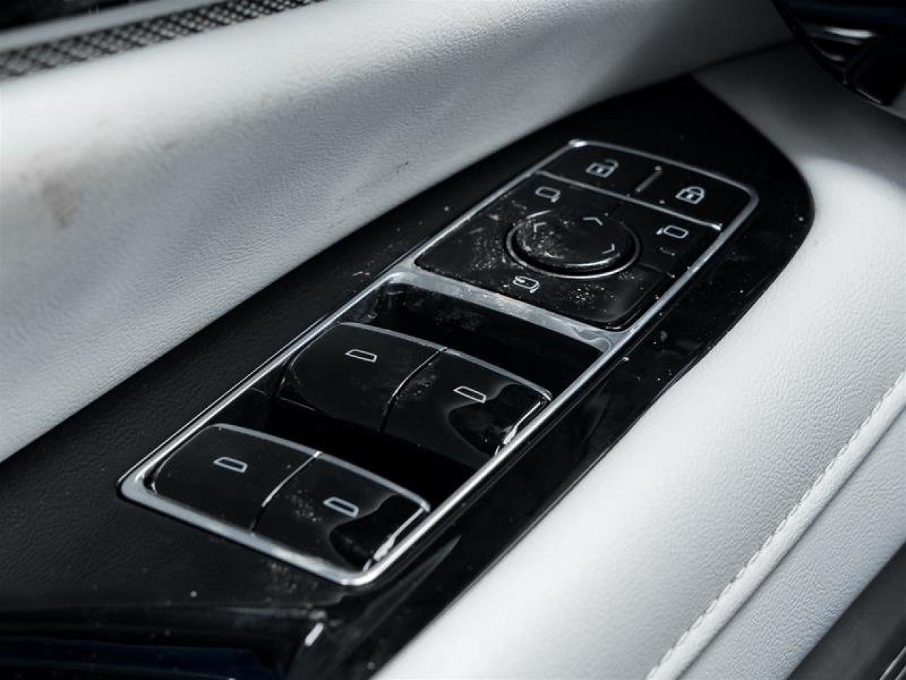 2026 Cadillac OPTIQ Luxury Photo