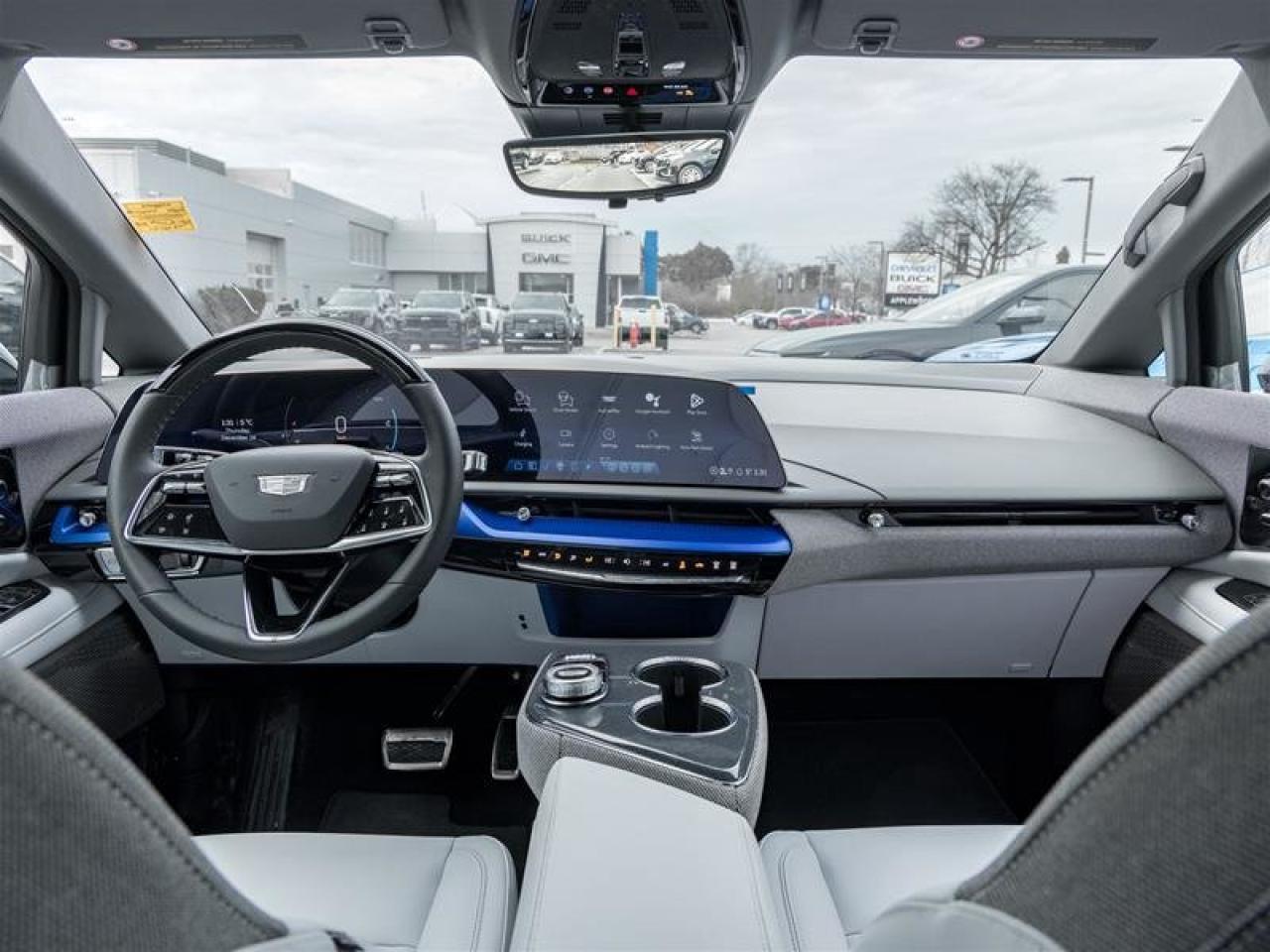 2026 Cadillac OPTIQ Luxury Photo