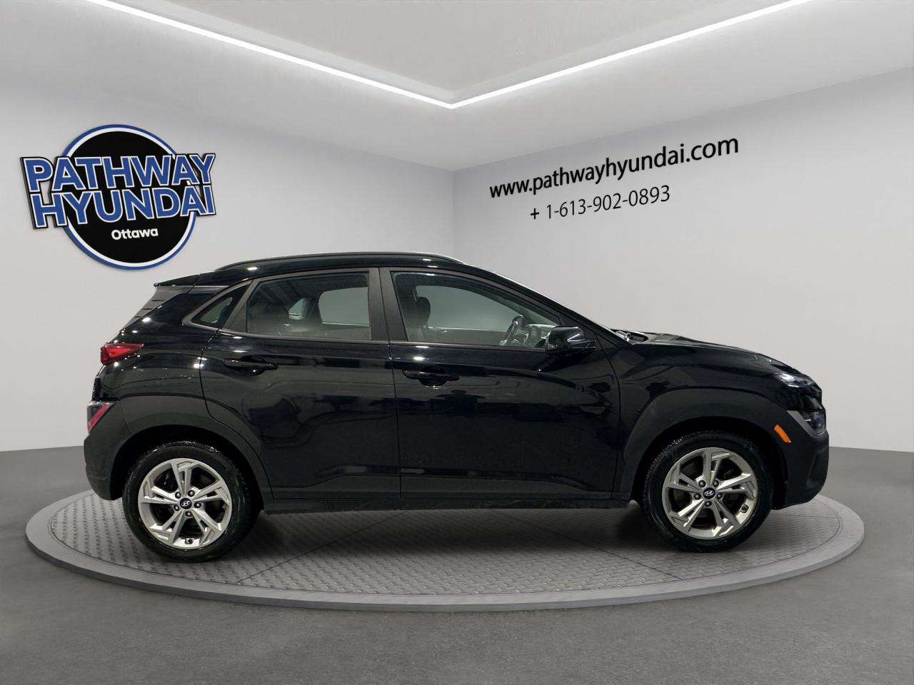 2023 Hyundai KONA Preferred | Reverse Cam | Heated Seats Photo2