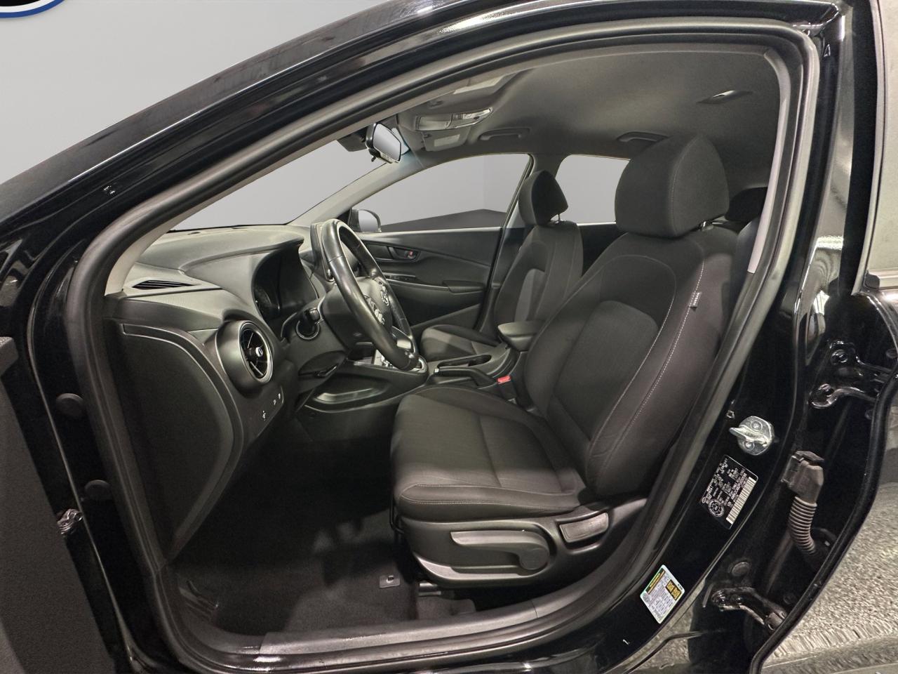 2023 Hyundai KONA Preferred | Reverse Cam | Heated Seats Photo