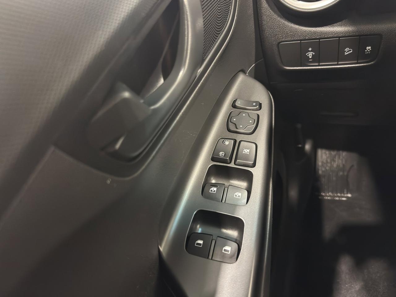2023 Hyundai KONA Preferred | Reverse Cam | Heated Seats Photo