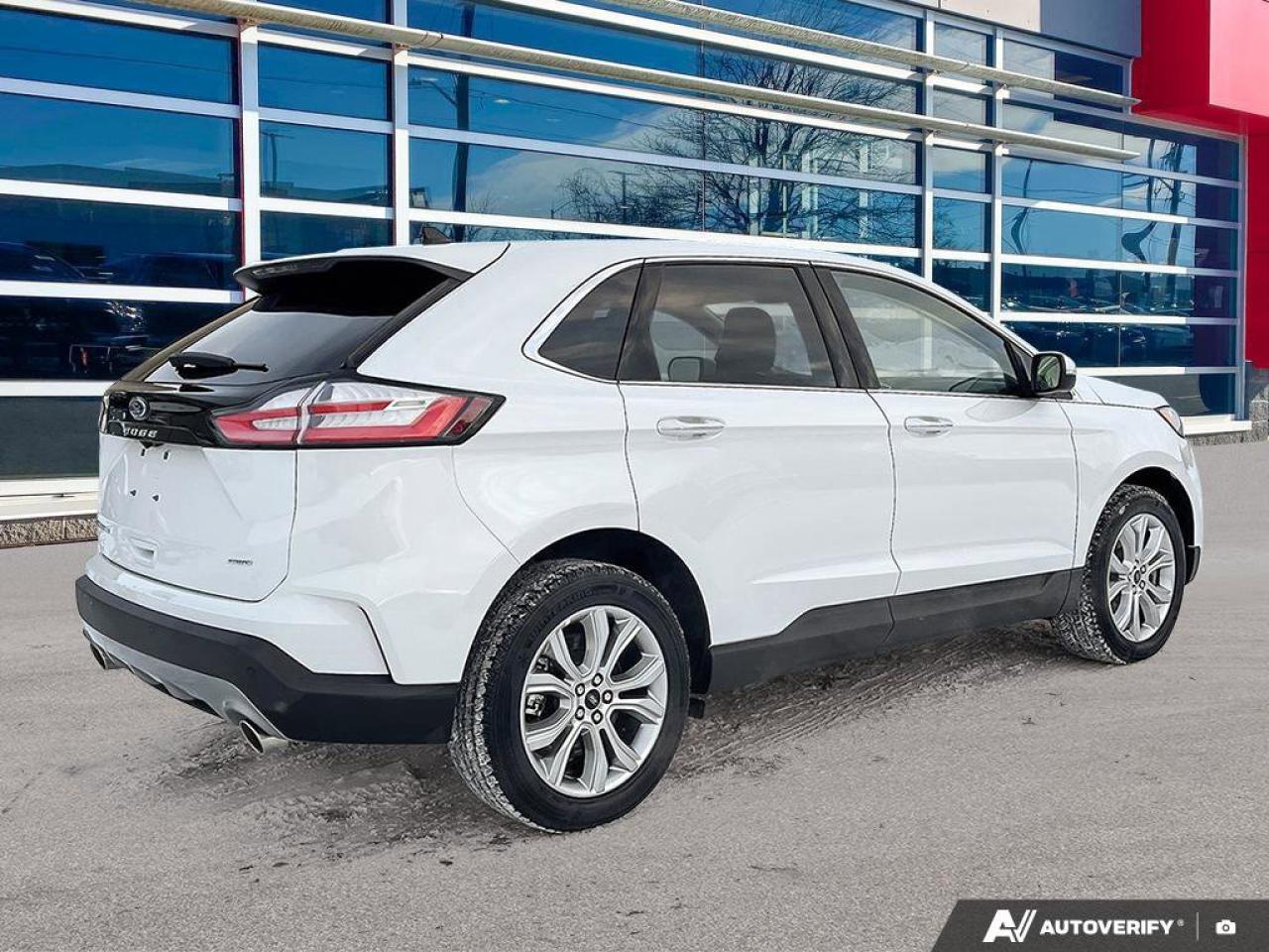 2024 Ford Edge Titanium Photo4
