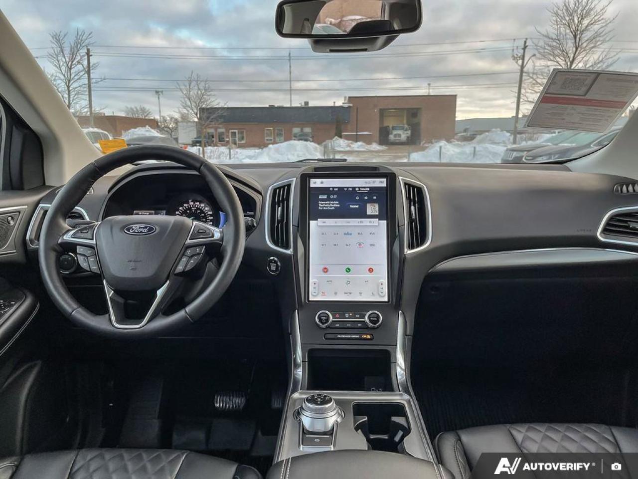 2024 Ford Edge Titanium Photo