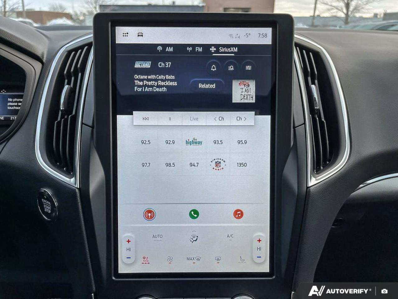 2024 Ford Edge Titanium Photo