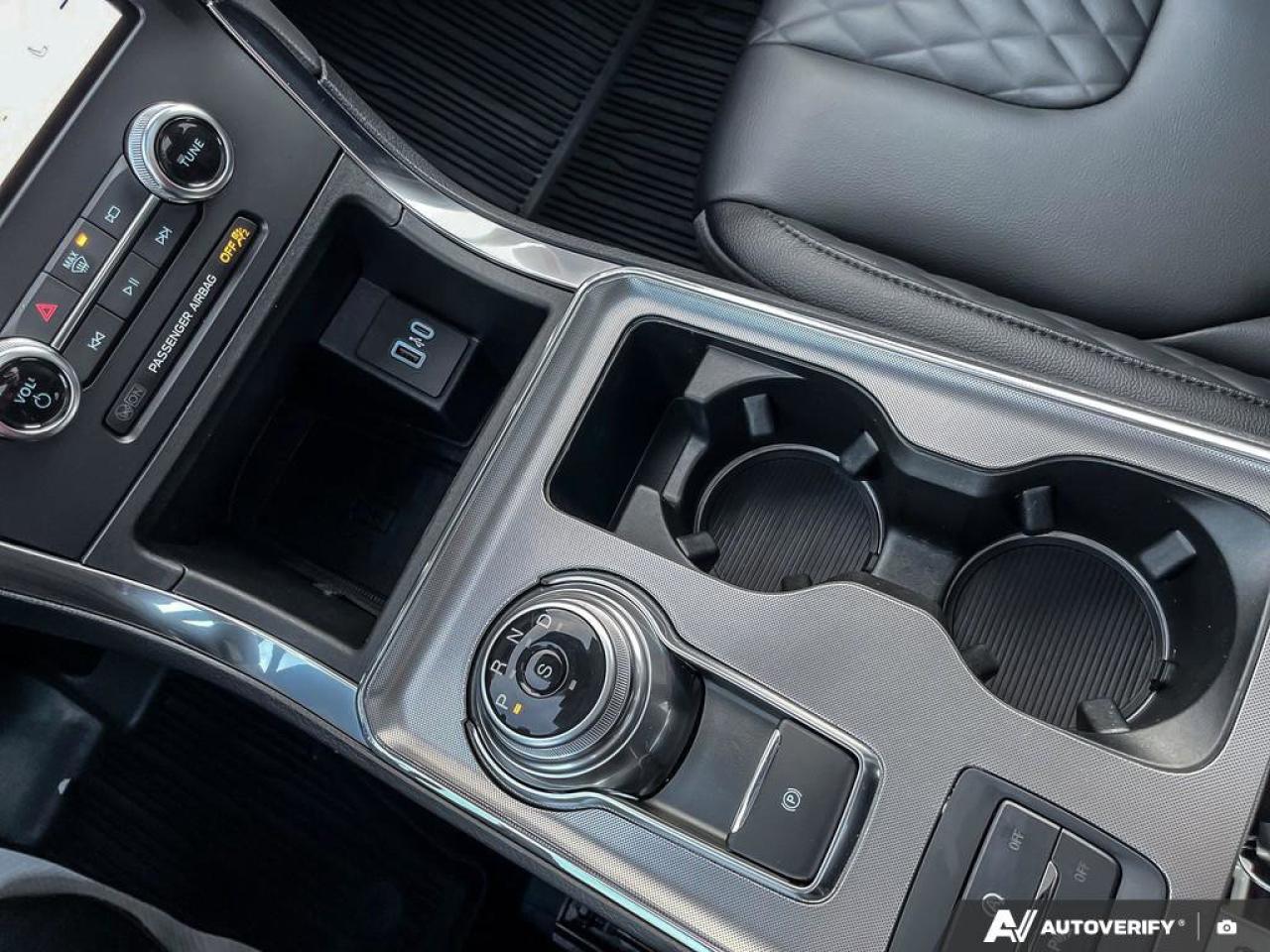 2024 Ford Edge Titanium Photo