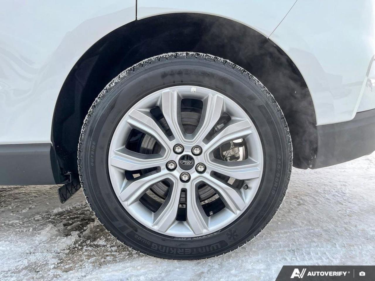 2024 Ford Edge Titanium Photo