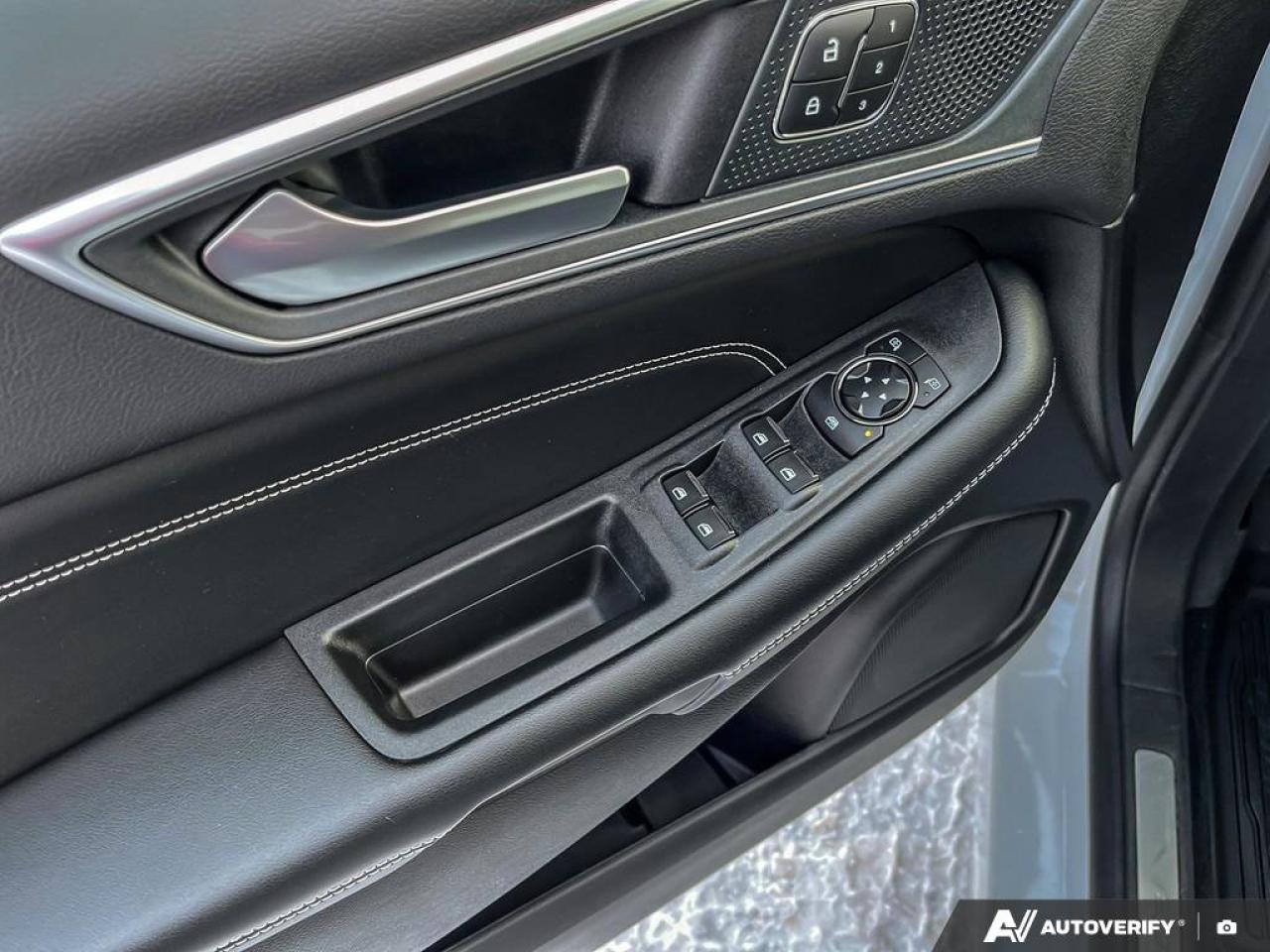 2024 Ford Edge Titanium Photo