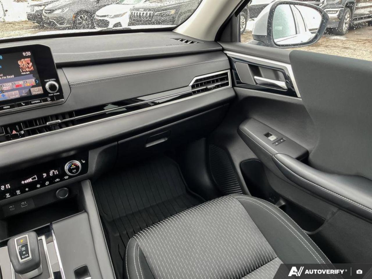 2022 Mitsubishi Outlander ES Photo