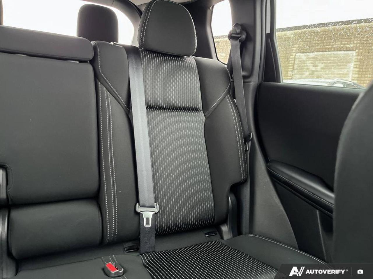 2022 Mitsubishi Outlander ES Photo