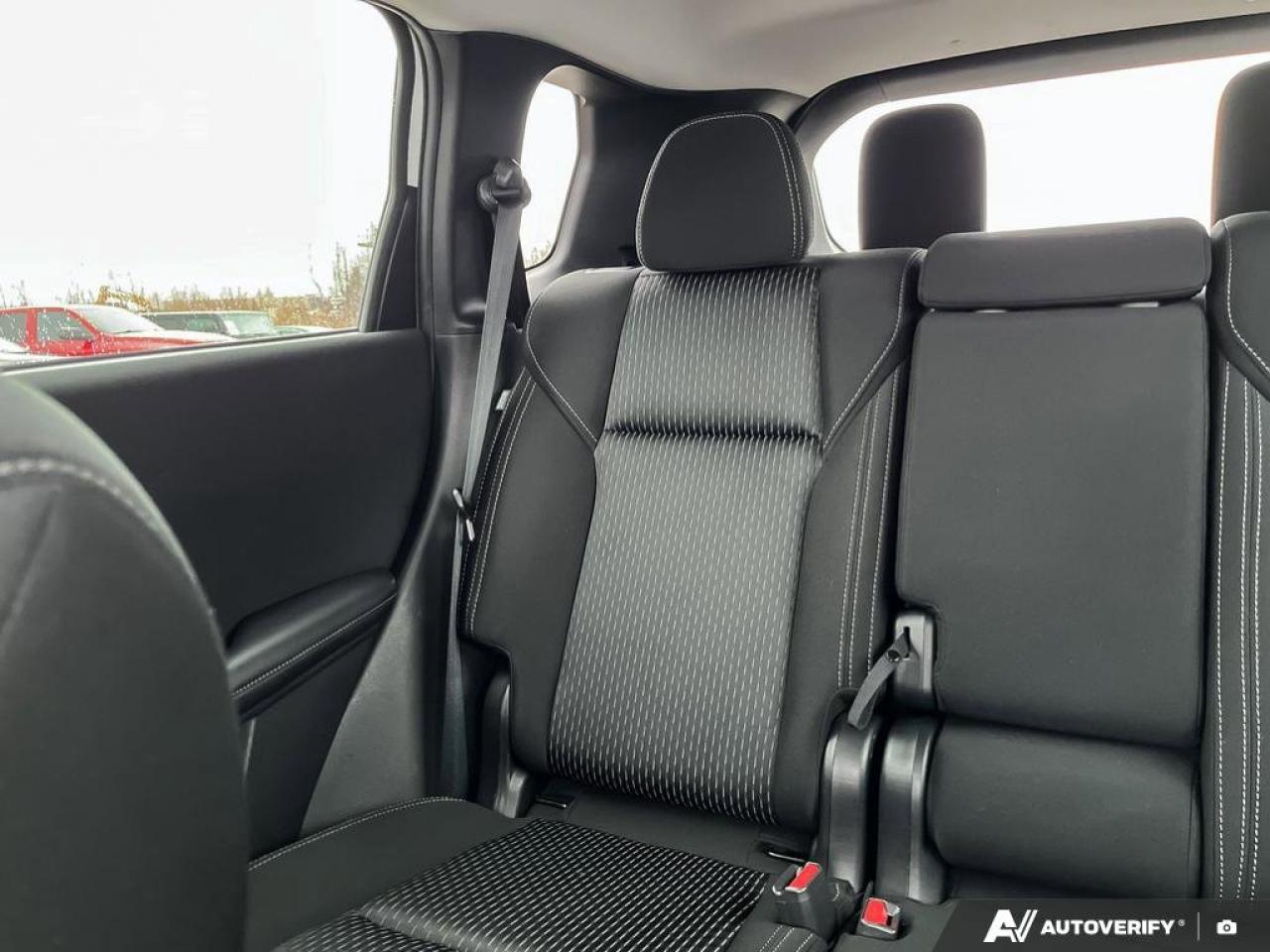 2022 Mitsubishi Outlander ES Photo