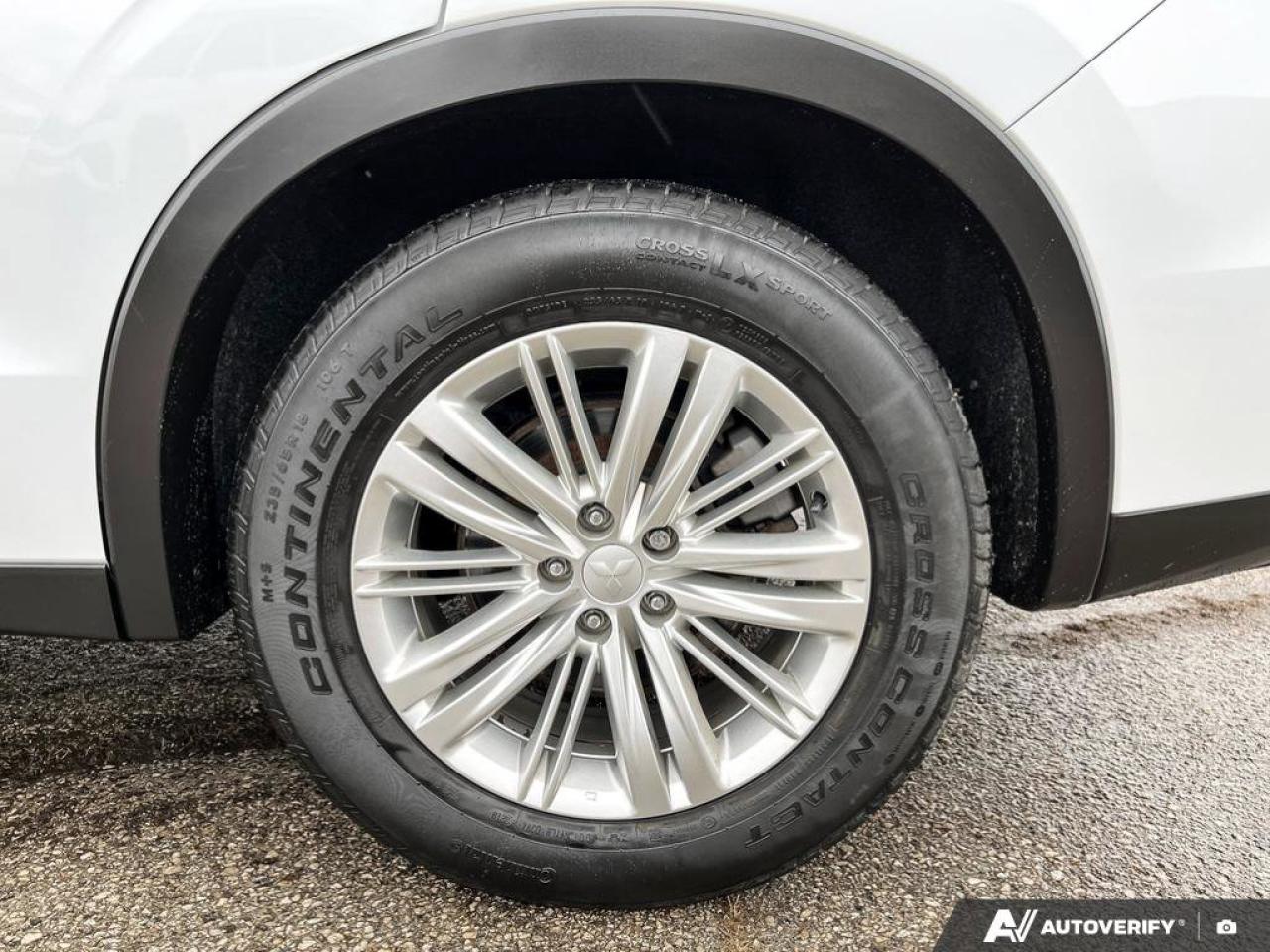 2022 Mitsubishi Outlander ES Photo