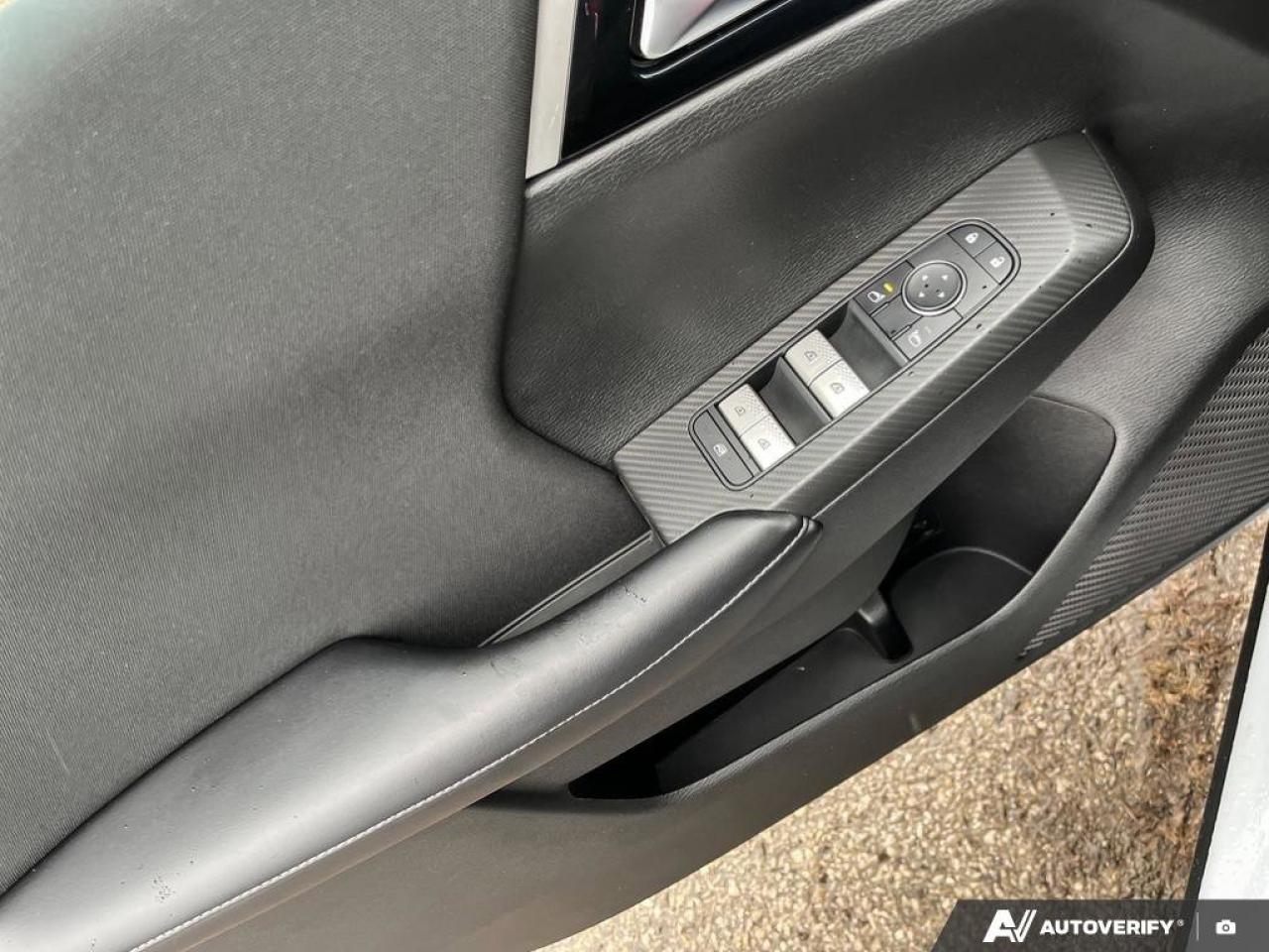 2022 Mitsubishi Outlander ES Photo