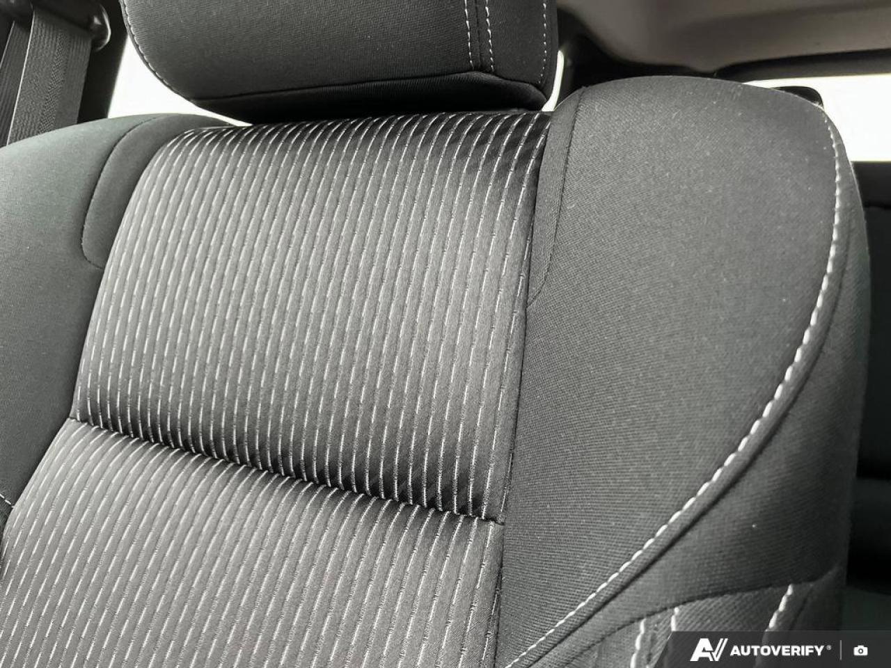 2022 Mitsubishi Outlander ES Photo