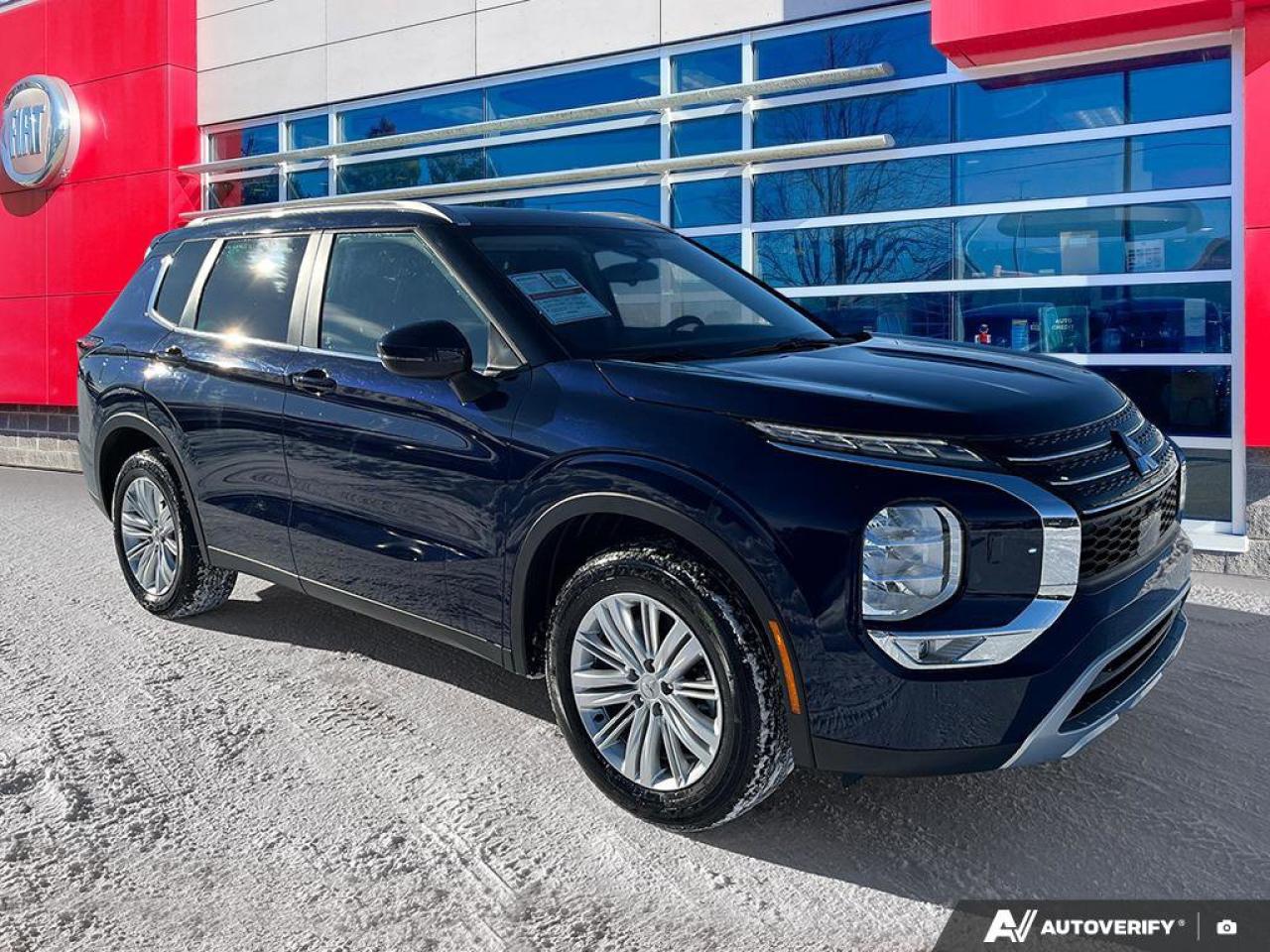 2024 Mitsubishi Outlander SE Photo