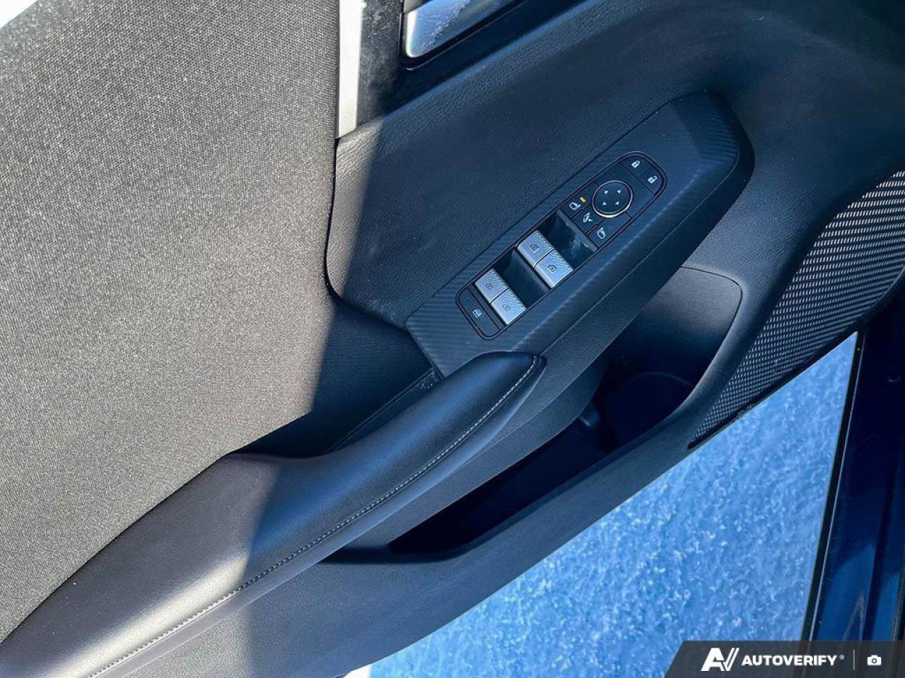 2024 Mitsubishi Outlander SE Photo