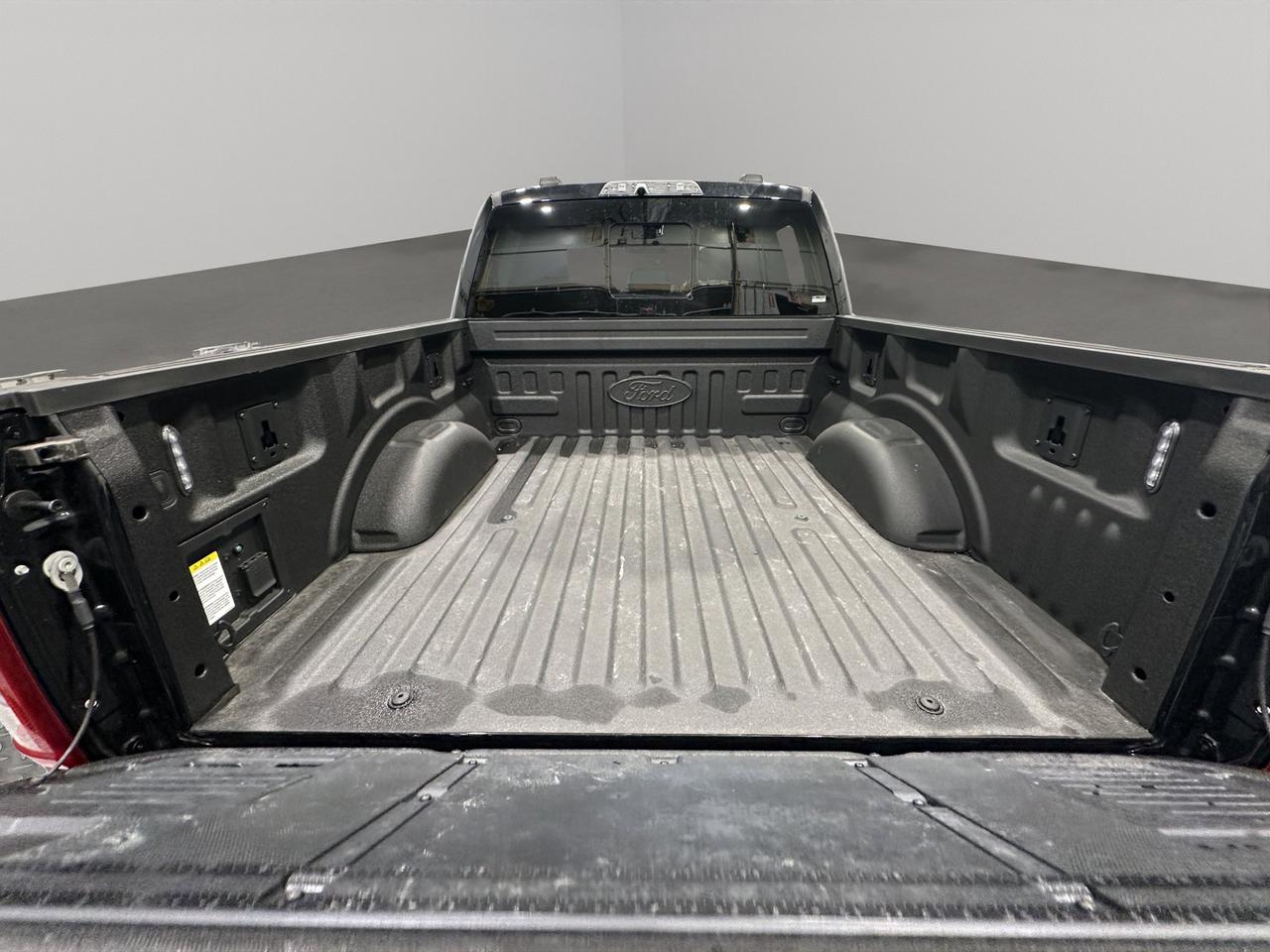 2023 Ford F-150 Raptor | Twin-turbo 3.5-liter EcoBoost V6 w/450hp | Fox Shocks | 5-Link Rear Suspension Photo