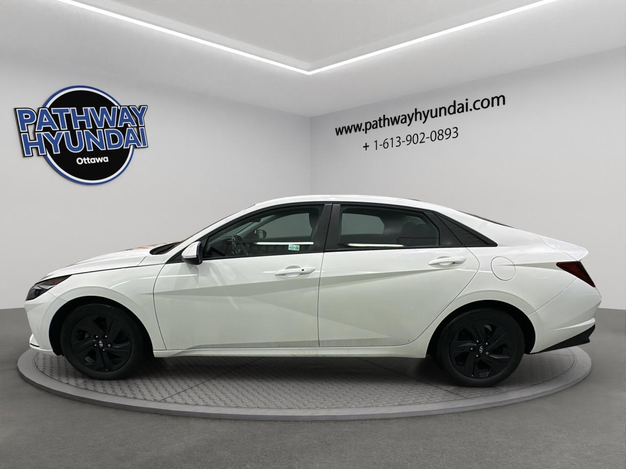 2023 Hyundai Elantra Preferred | Reverse Cam | Heated Seats Photo